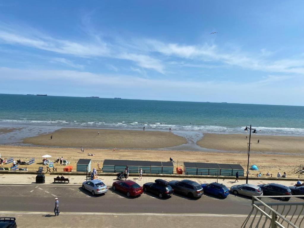 Bay View - Seafront, Sandown - Free Car Ferry For Bookings Of 3 Or More Nights, Subject To Availability 外观 照片